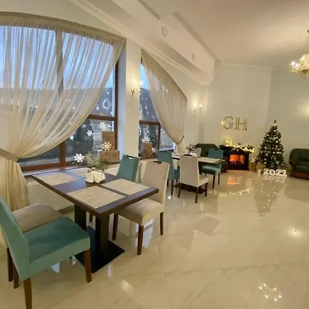 Сонячна Квітка Hotel 3*