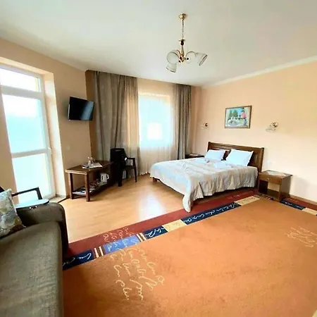 Сонячна Квітка Hotel 3*