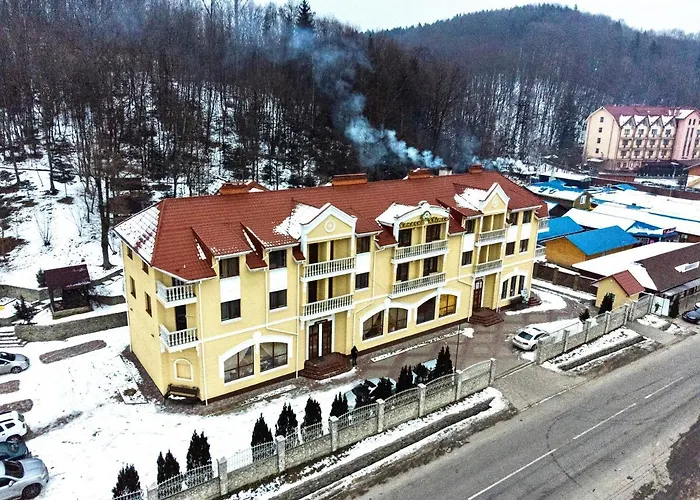 Сонячна Квітка 3* 波利亚纳